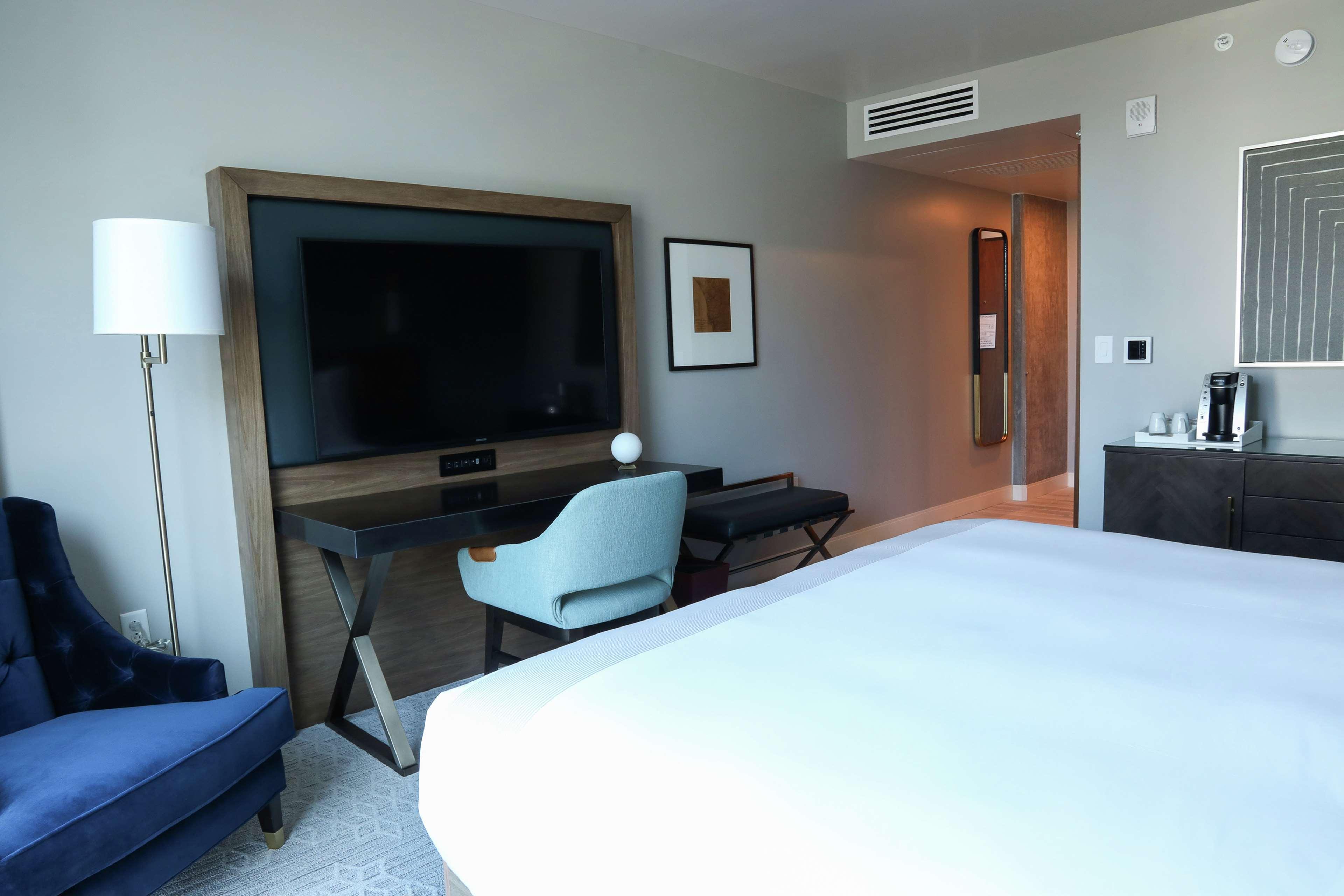 Carte Hotel San Diego Downtown, Curio Collection By Hilton Exterior photo